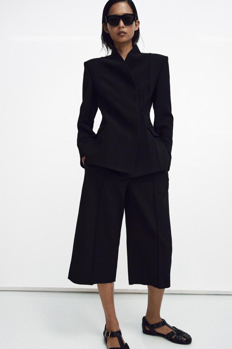 HOURGLASS FITTED BLAZER